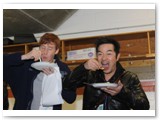 Sean and Alex like the food